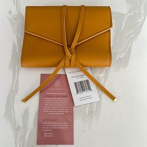 GLASS LADDER CO Katherine Tech Organizer Roll Up Case in Honey Vegan Leather